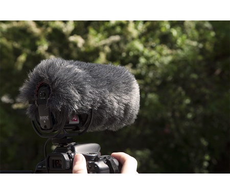 055465 rode videomicpro windjammer inuse